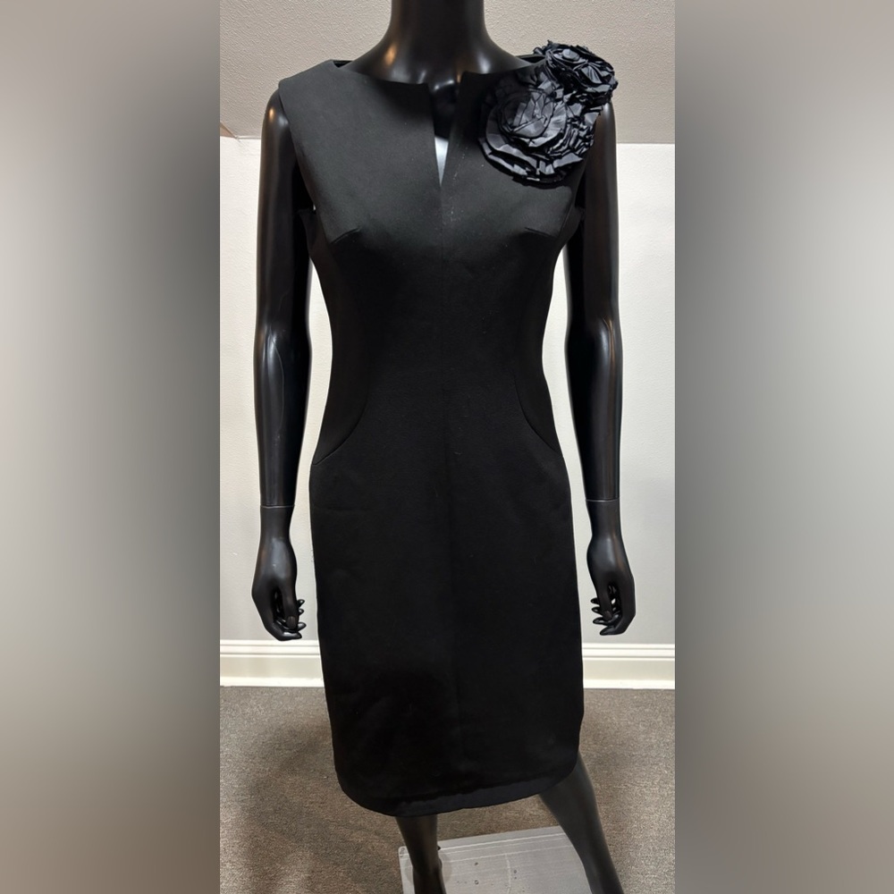 Teri Jon For Rickie Freeman Black Fitted Dress 3D Flower Over Shoulder Sz 4